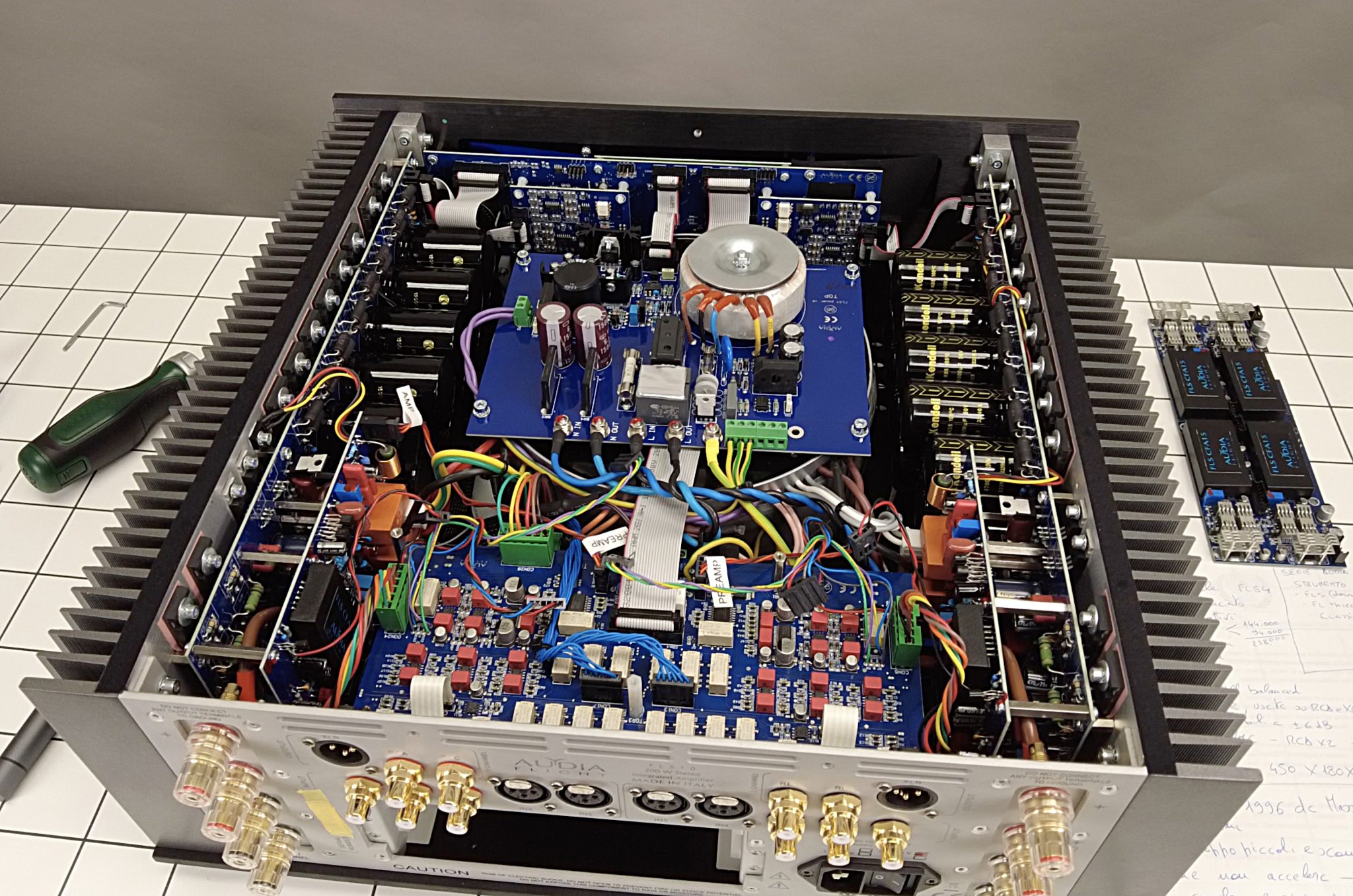 Amplificatore Integrato Audia Flight inside
